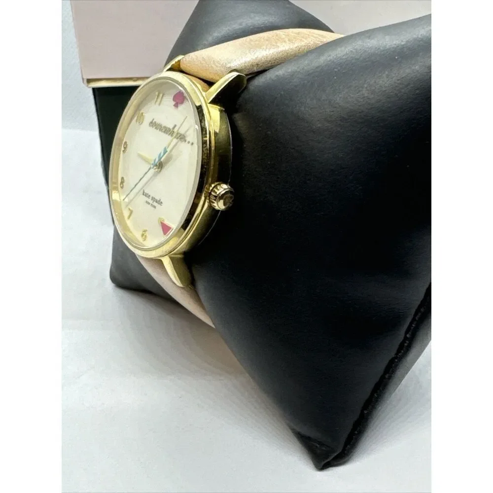 Kate Spade 0484 Women Beige Leather Strap Analog Dial Quartz Wrist Watch JNA135